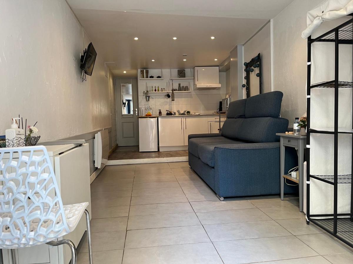Appartamento Le Studio La Roquebrussanne Esterno foto